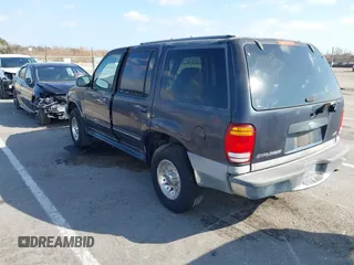 1999 Ford Explorer XLT z VIN 1FMZU32E6XUA07927, wystawiony jako IAAI lot #41489418 z przebiegiem 246 806 mil mil oraz . Historia ofert i sprzedaży dostępna na DreamBid. Obrazek 3.