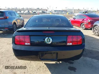 2008 Ford Mustang Deluxe with VIN 1ZVHT80NX85114958, listed as a IAAI auction lot 41806240 with 164,980 mi miles. Bid and sale history available at carsss.com. Image 16.