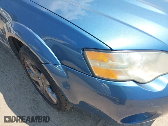 2007 Subaru Legacy Outback L.L. Bean z VIN 4S4BL86C474202385, wystawiony jako IAAI lot #42647199 z przebiegiem 154 199 mil mil oraz . Historia ofert i sprzedaży dostępna na DreamBid. Obrazek 6.