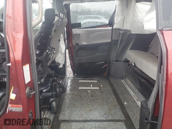 2017 Toyota Sienna XLE Auto Access Seat with VIN 5TDYZ3DCXHS812316, listed as a Copart auction lot 44777795 with 150,079 mi miles and Non Repairable. Bid and sale history available at carsss.com. Image 11.