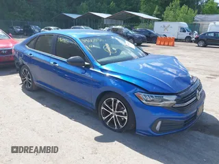 2022 Volkswagen Jetta Sport z VIN 3VWBM7BU4NM034529, wystawiony jako IAAI lot #39608156 z przebiegiem 38 391 mil mil oraz . Historia ofert i sprzedaży dostępna na DreamBid. Obrazek 1.