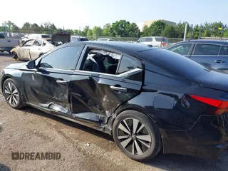 2019 Nissan Altima 2.5 SL with VIN 1N4BL4EVXKC120729, listed as a IAAI auction lot 39457605 with 132,189 mi miles. Bid and sale history available at carsss.com. Image 14.