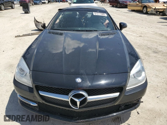 2014 Mercedes-Benz SLK 250 z VIN WDDPK4HA8EF076783, wystawiony jako Copart lot #61217085 z przebiegiem Nie podano mil oraz Szkoda całkowita • Salvage title. Historia ofert i sprzedaży dostępna na DreamBid. Obrazek 5.