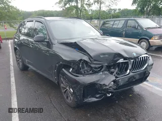 2022 BMW X5 xDrive40i with VIN 5UXCR6C09N9L48530, listed as a IAAI auction lot 42469385 with 33,621 mi miles and . Bid and sale history available at DreamBid. Image 1.