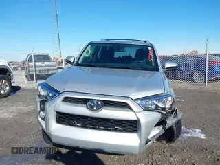 2018 Toyota 4Runner SR5 z VIN JTEBU5JR0J5534168, wystawiony jako IAAI lot #41388835 z przebiegiem 76 064 mil mil oraz . Historia ofert i sprzedaży dostępna na DreamBid. Obrazek 12.