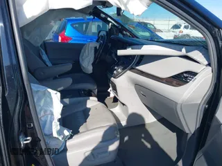 2019 Toyota Sienna XLE Auto Access Seat with VIN 5TDYZ3DC9KS995408, listed as a IAAI auction lot 41114546 with 98,280 mi miles. Bid and sale history available at carsss.com. Image 5.