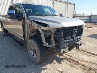 2017 Ford F-250 Lariat с VIN 1FT7W2B68HEC62552, выставлен на аукционе IAAI как лот 42482921 с пробегом 163 148 миль миль и . История ставок и продаж доступна на DreamBid. Изображение 6.