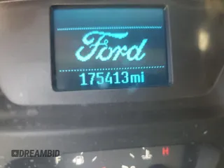 2017 Ford Transit Passenger XL z VIN 1FBAX2CG2HKB34677, wystawiony jako IAAI lot #42376375 z przebiegiem 175 413 mil mil oraz . Historia ofert i sprzedaży dostępna na DreamBid. Obrazek 16.