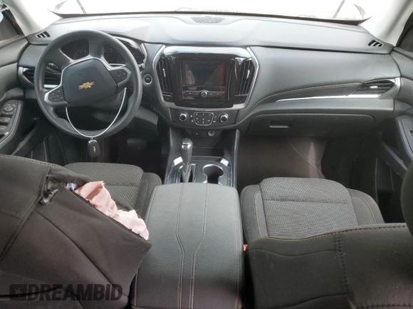 2020 Chevrolet Traverse LS z VIN 1GNERFKW2LJ186730, wystawiony jako Copart lot #43090675 z przebiegiem Nie podano mil oraz Szkoda całkowita • Salvage title. Historia ofert i sprzedaży dostępna na DreamBid. Obrazek 8.