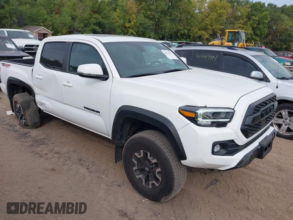 2023 Toyota Tacoma SR z VIN 3TMCZ5AN1PM637609, wystawiony jako IAAI lot #40345917 z przebiegiem 12 614 mil mil oraz . Historia ofert i sprzedaży dostępna na DreamBid. Obrazek 1.
