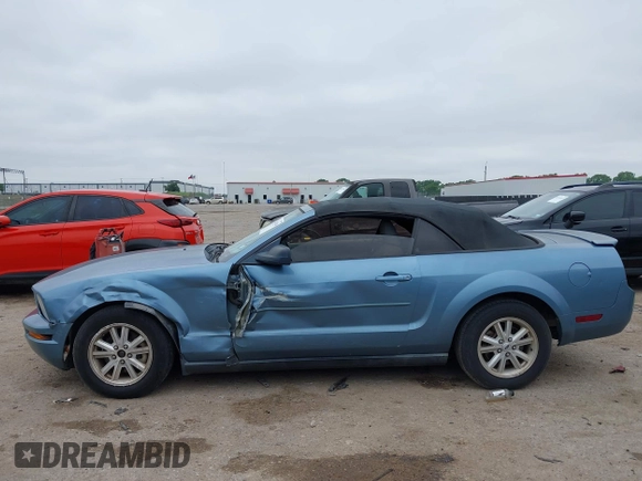 2007 Ford Mustang Deluxe with VIN 1ZVFT84N375262594, listed as a IAAI auction lot 42405440 with 135,981 mi miles and . Bid and sale history available at DreamBid. Image 14.