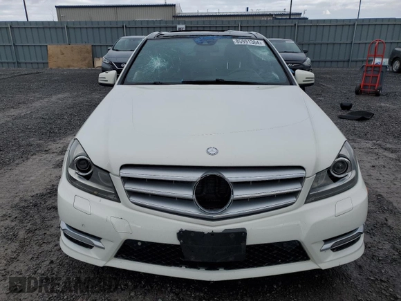 2012 Mercedes-Benz C 300 Sport with VIN WDDGF8BB4CA598687, listed as a Copart auction lot 55562575 with 371,312 mi miles and Clean title. Bid and sale history available at DreamBid. Image 5.