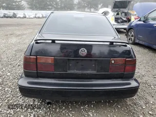 1997 Volkswagen Jetta z VIN 3VWSA81H3VM118926, wystawiony jako Copart lot #88302575 z przebiegiem 214 359 mil mil oraz Szkoda całkowita • Salvage title. Historia ofert i sprzedaży dostępna na DreamBid. Obrazek 6.