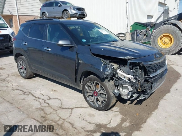 2021 Kia Seltos SX with VIN KNDETCA24M7116667, listed as a IAAI auction lot 41787967 with 67,954 mi miles. Bid and sale history available at carsss.com. Image 1.
