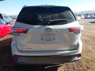 2015 Toyota Highlander LE with VIN 5TDBKRFH5FS115459, listed as a IAAI auction lot 41326097 with 158,574 mi miles. Bid and sale history available at carsss.com. Image 16.