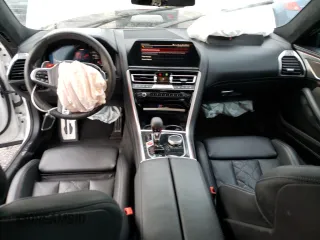 2020 BMW M8 Competition z VIN WBSGV0C00LCD88941, wystawiony jako Copart lot #36457893 z przebiegiem 19 666 mil mil oraz . Historia ofert i sprzedaży dostępna na DreamBid. Obrazek 8.