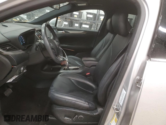 2018 Lincoln MKC Premiere with VIN 5LMCJ1C90JUL07472, listed as a Copart auction lot 50595015 with 74,989 mi miles and Salvage Title. Bid and sale history available at DreamBid. Image 7.