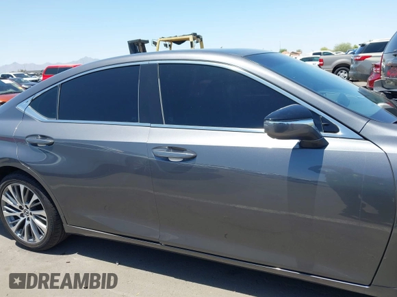2020 Lexus ES 350 with VIN 58ADZ1B19LU056460, listed as a IAAI auction lot 42530160 with 26,116 mi miles and . Bid and sale history available at DreamBid. Image 14.