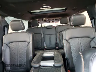2022 Jeep Grand Wagoneer Series III z VIN 1C4SJVGP3NS113264, wystawiony jako Copart lot #84120074 z przebiegiem Nie podano mil oraz Szkoda całkowita • Salvage title. Historia ofert i sprzedaży dostępna na DreamBid. Obrazek 10.