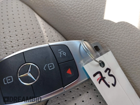 2022 Mercedes-Benz GLC 300 z VIN W1N0G8EB2NG060504, wystawiony jako IAAI lot #42586623 z przebiegiem 27 403 mil mil oraz . Historia ofert i sprzedaży dostępna na DreamBid. Obrazek 11.