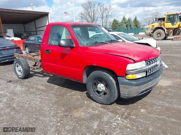 2002 Chevrolet Silverado 1500 with VIN 1GCEC14W22Z103016, listed as a IAAI auction lot 41843738 with 285,123 mi miles. Bid and sale history available at carsss.com. Image 1.