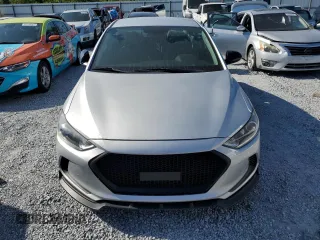 2018 Hyundai Elantra SE z VIN KMHD74LF8JU471498, wystawiony jako Copart lot #54801025 z przebiegiem 76 147 mil mil oraz Tytuł czysty. Historia ofert i sprzedaży dostępna na DreamBid. Obrazek 5.