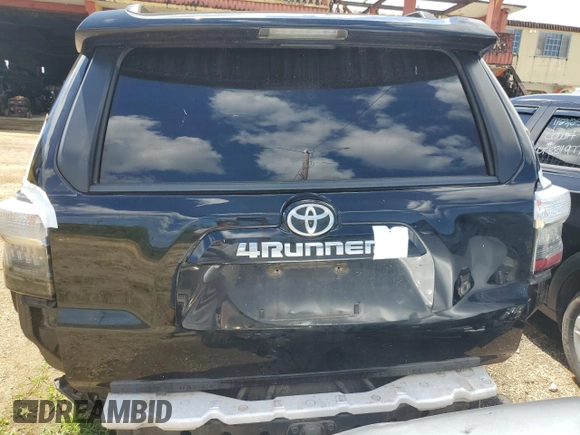 2020 Toyota 4Runner SR5 with VIN JTEZU5JR8L5214596, listed as a Copart auction lot 68656024 with Not provided miles and Salvage title. Bid and sale history available at DreamBid. Image 6.
