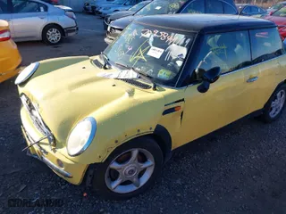 2003 MINI Cooper Hardtop with VIN WMWRC33423TC45741, listed as a IAAI auction lot 41013720 with 999,999 mi miles. Bid and sale history available at carsss.com. Image 6.