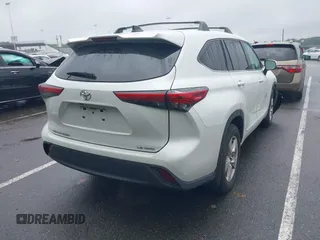 2022 Toyota Highlander LE with VIN 5TDBZRBH8NS242559, listed as a IAAI auction lot 42366399 with 200,915 mi miles and . Bid and sale history available at DreamBid. Image 4.