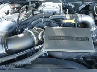 2018 Chevrolet Silverado 2500HD LTZ с VIN 1GC1KWEY7JF123065, выставлен на аукционе IAAI как лот 42135775 с пробегом 61 504 миль миль и . История ставок и продаж доступна на DreamBid. Изображение 19.