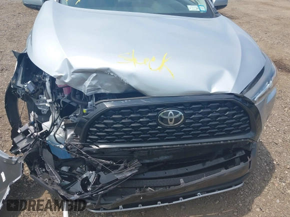 2024 Toyota Corolla Cross LE with VIN 7MUBAABGXRV110138, listed as a IAAI auction lot 42434214 with 8,185 mi miles and . Bid and sale history available at DreamBid. Image 10.