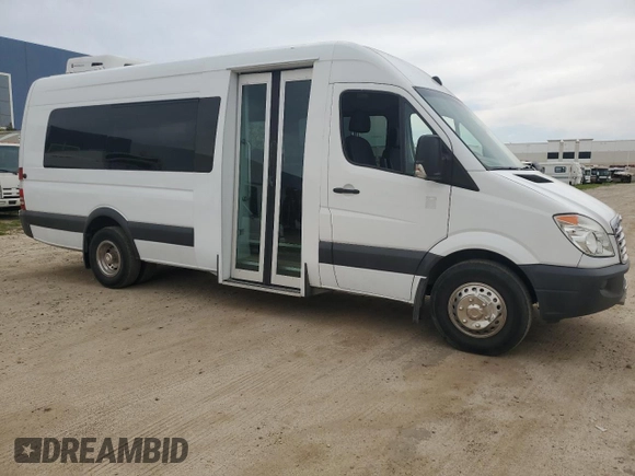 2009 Freightliner Sprinter z VIN WDYPF4AC995428926, wystawiony jako Copart lot #44266745 z przebiegiem 178 136 mil mil oraz Tytuł czysty. Historia ofert i sprzedaży dostępna na DreamBid. Obrazek 4.