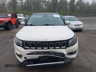 2020 Jeep Compass Limited z VIN 3C4NJDCB0LT233570, wystawiony jako IAAI lot #42182241 z przebiegiem 59 858 mil mil oraz . Historia ofert i sprzedaży dostępna na DreamBid. Obrazek 6.