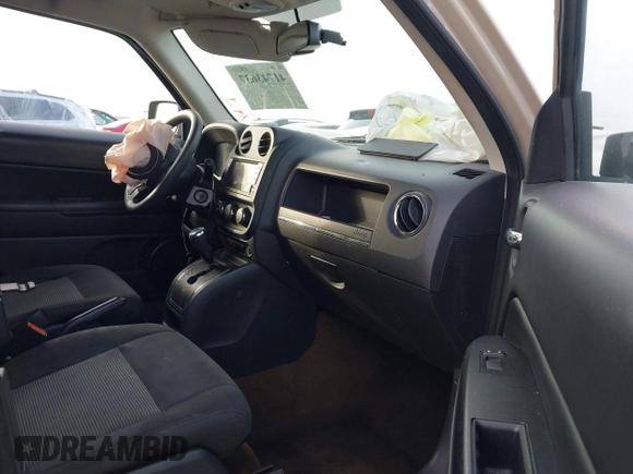 2017 Jeep Patriot Sport with VIN 1C4NJPBB3HD186308, listed as a IAAI auction lot 41743637 with 82,111 mi miles. Bid and sale history available at carsss.com. Image 5.