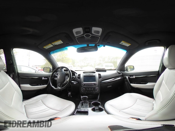 2015 Kia Sorento SX with VIN 5XYKWDA75FG553286, listed as a IAAI auction lot 42020351 with 147,572 mi miles. Bid and sale history available at carsss.com. Image 18.