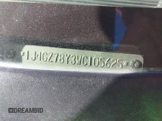 1998 Jeep Grand Cherokee Limited z VIN 1J4GZ78Y3WC105625, wystawiony jako IAAI lot #41742805 z przebiegiem 222 045 mil mil oraz . Historia ofert i sprzedaży dostępna na DreamBid. Obrazek 9.