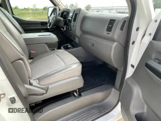 2018 Nissan NV Cargo SV z VIN 1N6AF0LY0JN812842, wystawiony jako Copart lot #56940755 z przebiegiem 203 890 mil mil oraz Tytuł czysty. Historia ofert i sprzedaży dostępna na DreamBid. Obrazek 5.