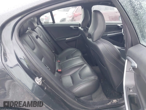2015 Volvo S60 T5 Premier z VIN YV1612TK3F1359338, wystawiony jako IAAI lot #41645209 z przebiegiem 106 822 mil mil oraz . Historia ofert i sprzedaży dostępna na DreamBid. Obrazek 8.