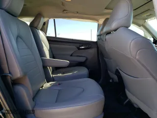 2021 Toyota Highlander XLE with VIN 5TDGZRAH7MS048515, listed as a Copart auction lot 47862005 with 88,618 mi miles and Salvage Title. Bid and sale history available at carsss.com. Image 11.