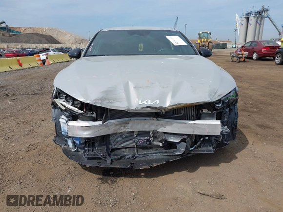 2023 Kia K5 GT-Line z VIN 5XXG64J26PG176483, wystawiony jako IAAI lot #42154614 z przebiegiem 61 050 mil mil oraz . Historia ofert i sprzedaży dostępna na DreamBid. Obrazek 12.