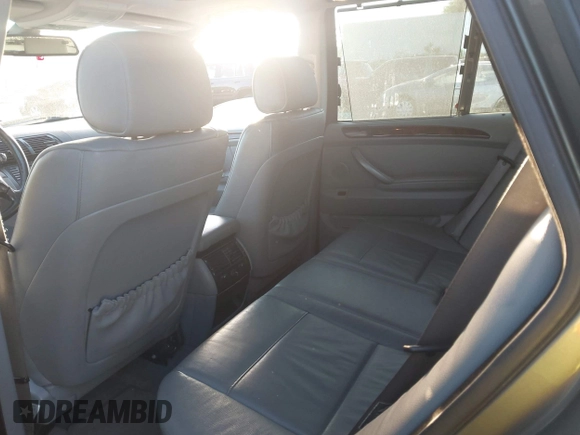 2004 BMW X5 4.4i with VIN 5UXFB53514LV09431, listed as a IAAI auction lot 42142099 with 181,951 mi miles. Bid and sale history available at carsss.com. Image 8.
