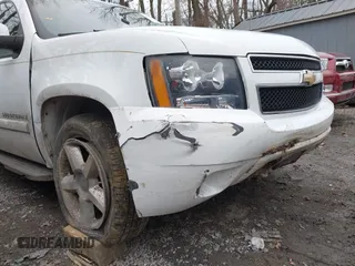 2008 Chevrolet Suburban LTZ with VIN 3GNFK16358G178819, listed as a IAAI auction lot 41511544 with 184,718 mi miles. Bid and sale history available at carsss.com. Image 6.