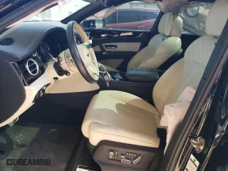 2017 Bentley Bentayga W12 with VIN SJAAC2ZV9HC015985, listed as a Copart auction lot 67673464 with 0 mi miles and Salvage Title. Bid and sale history available at carsss.com. Image 7.