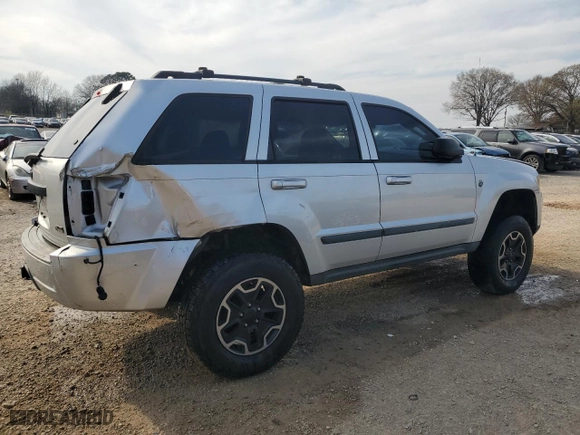 2008 Jeep Grand Cherokee Laredo with VIN 1J8HR48N58C201900, listed as a Copart auction lot 49600275 with 137,551 mi miles and Salvage Title. Bid and sale history available at carsss.com. Image 3.