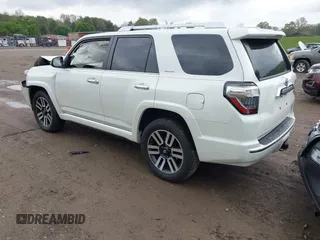 2018 Toyota 4Runner SR5 with VIN JTEBU5JR6J5556143, listed as a IAAI auction lot 42012478 with 87,394 mi miles and . Bid and sale history available at carsss.com. Image 3.