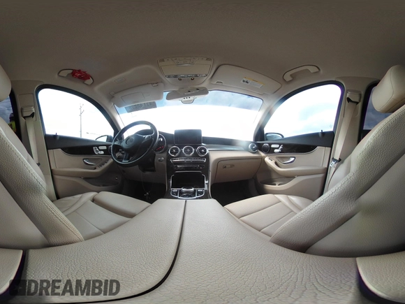 2017 Mercedes-Benz GLC 300 с VIN WDC0G4JB9HV011882, выставлен на аукционе IAAI как лот 42142275 с пробегом 54 770 миль миль и . История ставок и продаж доступна на DreamBid. Изображение 18.