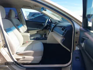 2012 Toyota Camry L z VIN 4T1BF1FK1CU040036, wystawiony jako IAAI lot #42228569 z przebiegiem 220 474 mil mil oraz . Historia ofert i sprzedaży dostępna na DreamBid. Obrazek 5.
