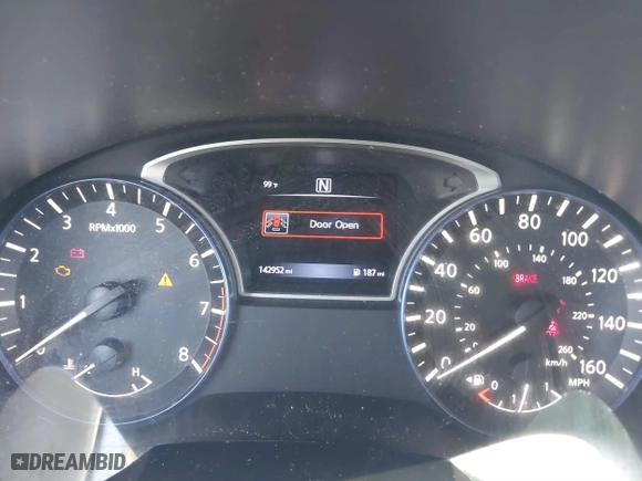 2016 Nissan Altima 2.5 SR with VIN 1N4AL3AP3GC186902, listed as a IAAI auction lot 39780328 with 142,952 mi miles. Bid and sale history available at carsss.com. Image 7.