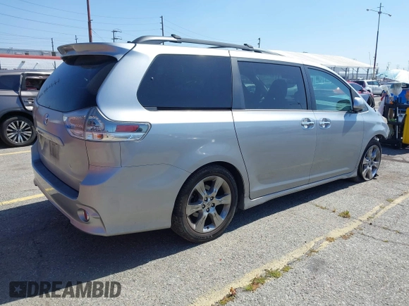 2013 Toyota Sienna SE с VIN 5TDXK3DC7DS287161, выставлен на аукционе IAAI как лот 42249232 с пробегом 168 307 миль миль и . История ставок и продаж доступна на DreamBid. Изображение 4.