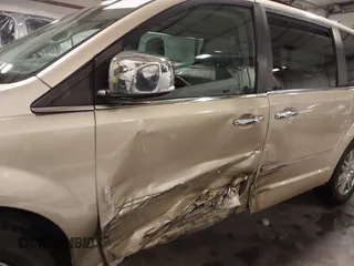 2010 Chrysler Town & Country Limited with VIN 2A4RR7DX5AR386462, listed as a IAAI auction lot 41781713 with 183,091 mi miles and . Bid and sale history available at carsss.com. Image 6.